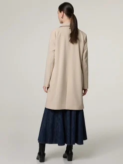 Ausgestellter Kurzmantel