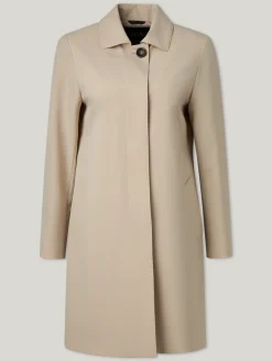 Ausgestellter Kurzmantel