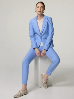 Ballerina mit Lochleder