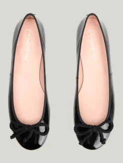 Ballerinas aus Lackleder