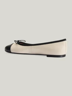 Ballerinas mit Schleife