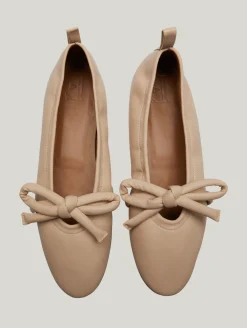 Ballerinas mit Schleife