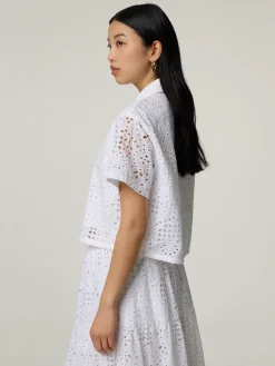 Bluse mit Lochstickerei