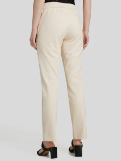 Chino im Jogging-Look