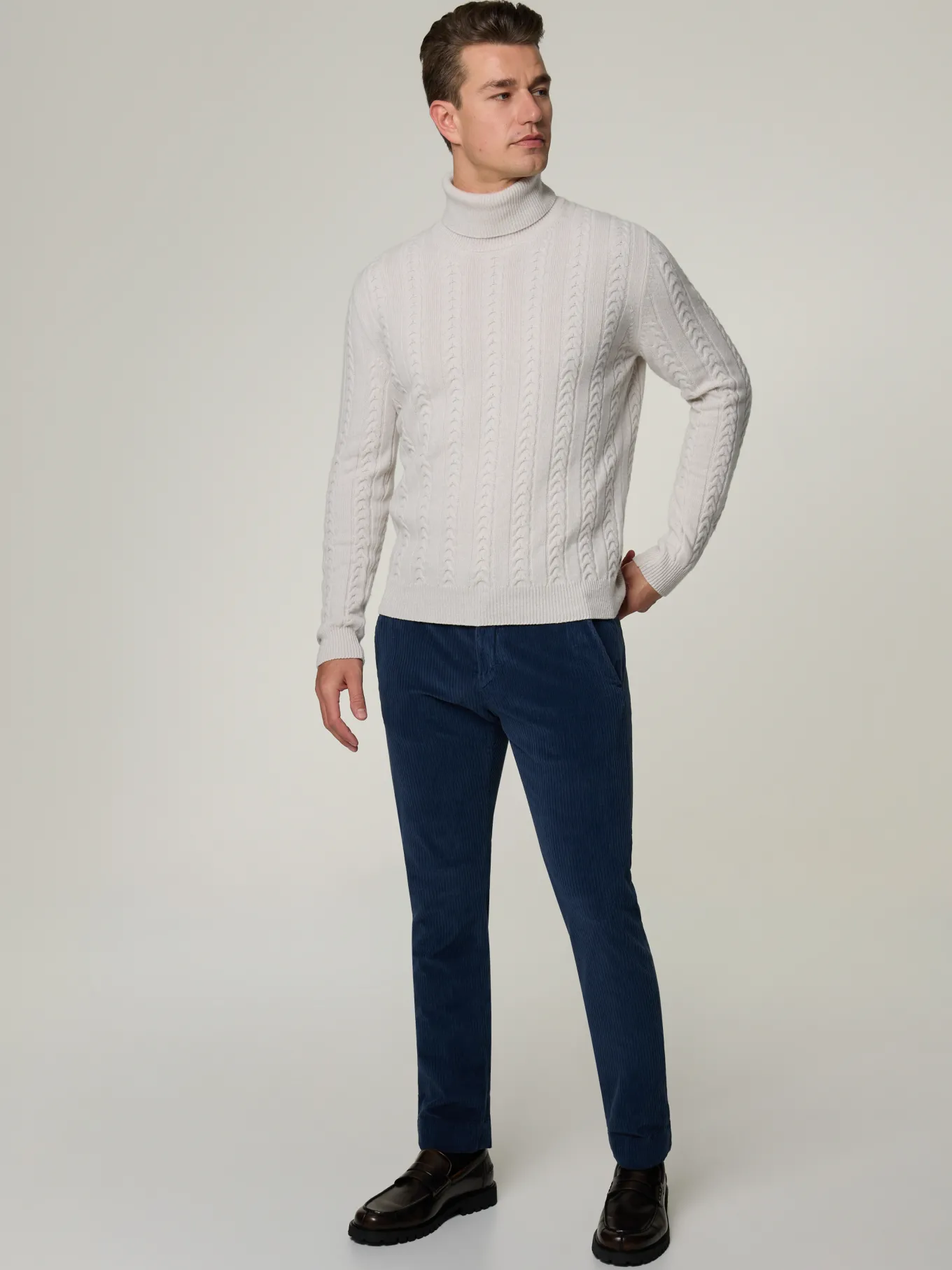 Cordhose im Regular Fit MANTOVA