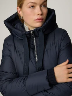 Daunenjacke im Shaped Fit