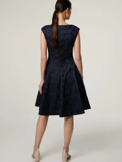 Etuikleid aus Jacquard