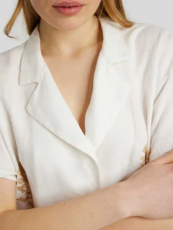 Hemdbluse mit Stickerei