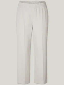 Hose mit Bügelfalte