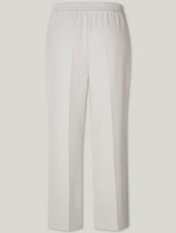 Hose mit Bügelfalte