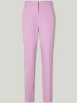 Hose mit Bügelfalte