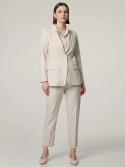 Hose mit Bügelfalte