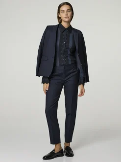 Hose mit Bügelfalte