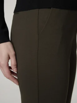 Hose mit Bügelfalte