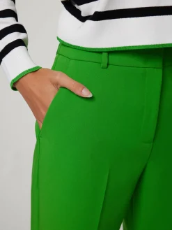 Hose mit Bügelfalte