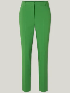 Hose mit Bügelfalte