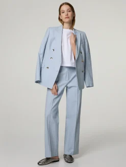 Hose mit Nadelstreifen