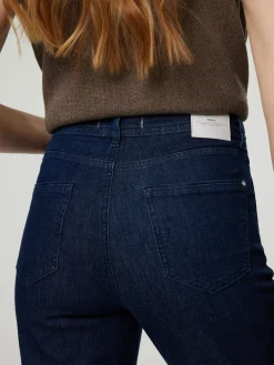 Jeans im Feminin Fit CAROLA