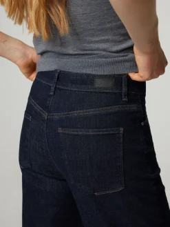 Jeans im Flared Fit DEW