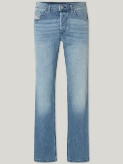 Jeans im Regular Fit D-FINITIV