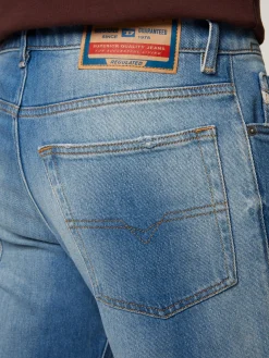 Jeans im Regular Fit D-FINITIVE