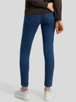 Jeans im Skinny Fit BUTTON