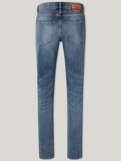 Jeans im Slim Fit D-STRUKT