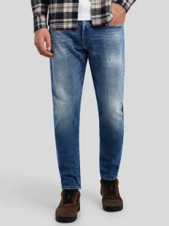 Jeans im Slim Fit D-STRUKT