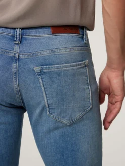 Jeans im Slim Fit JONES