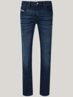 Jeans im Slim Fit STRUKT