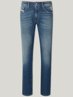 Jeans im Slim Fit STRUKT