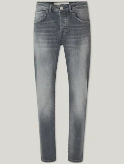 Jeans im Tapered Fit