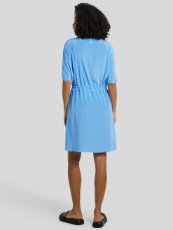 Kleid im sportlichen Look