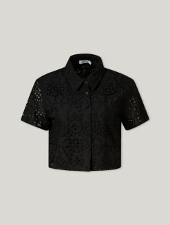 Kurzarmbluse mit Lochstickereien