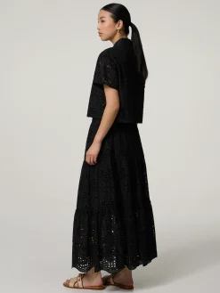 Midijupe aus Lochstickereien