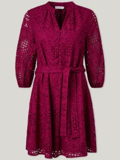 Minikleid mit Lochstickereien