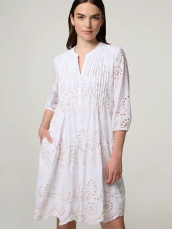 Minikleid mit Lochstickerei