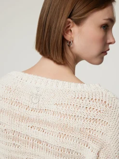 Pullover mit Lochstickerei