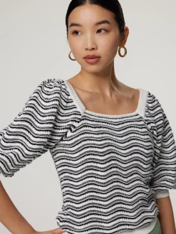 Pullover mit Lochstickerei