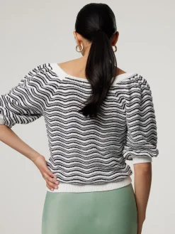 Pullover mit Lochstickerei