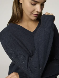 Pullover mit Schmucksteinen