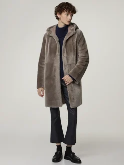 Reversibler Lammfellmantel