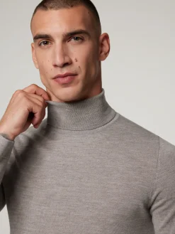 Rollkragenpullover im Regular Fit