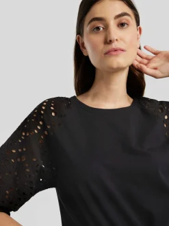 Shirt mit Lochstickerei