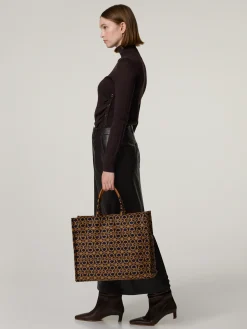 Shopper NEVER WITHOUT