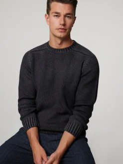 Strickpullover im Slim Fit