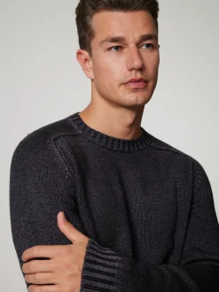 Strickpullover im Slim Fit