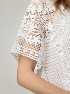 T-Shirt aus Häkelspitze