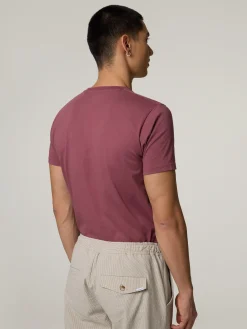 T-Shirt im Custom Fit