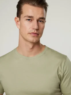 T-Shirt im Custom Fit